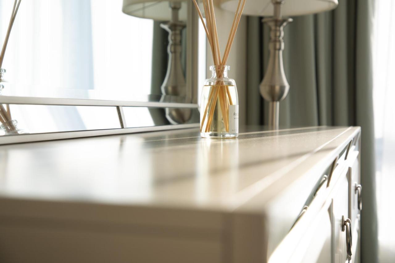 Nasma Luxury Stays - Pastel-Colored Apt With Jaw-Dropping Marina Views Dubai Buitenkant foto